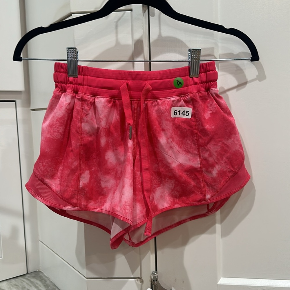 (6145) Hotty Hot HR Lined Short 4" - Sz 4 *LOVED * EUC - Picture 5 of 8